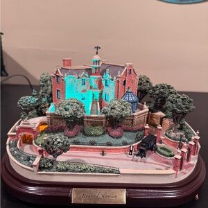 Haunted Mansion Light-Up Model
